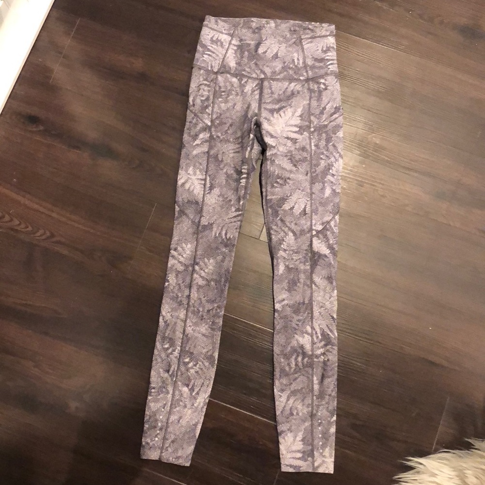 Lululemon Luxtreme 25” pants grey/white pattern 2
